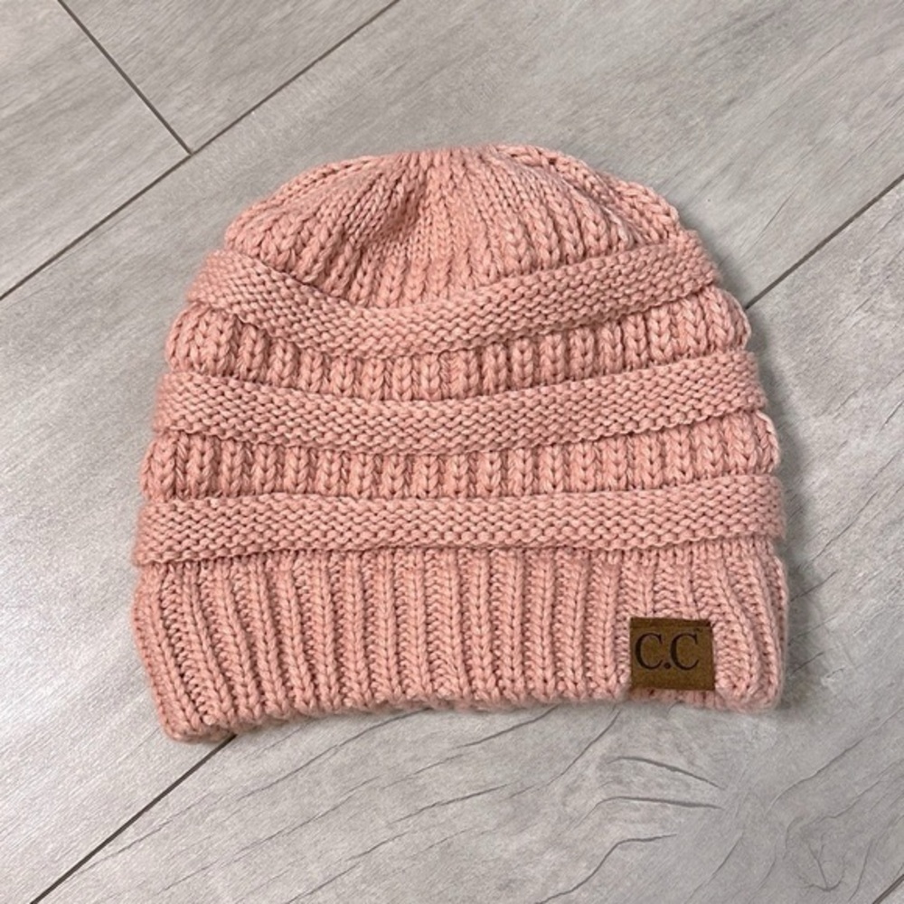 Cc Exclusives Nwot Womens Peach Toque Ponytail Hole